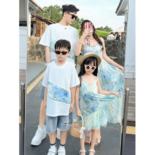 出遊度假親子服裝母女沙灘一家三口四口母子夏新疆雲南旅遊連衣裙