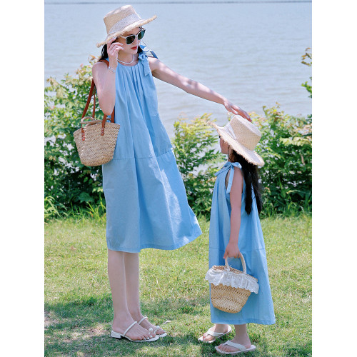海邊度假親子裝母女裝2025新款夏海南三亞沙灘海島出遊藍色連衣裙