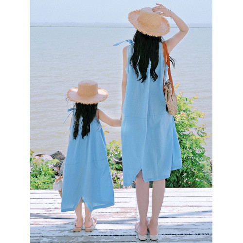 海邊度假親子裝母女裝2025新款夏海南三亞沙灘海島出遊藍色連衣裙
