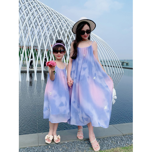 親子裝夏裝2024新款母女裝吊帶暈染蝴蝶連衣裙三亞海邊度假沙灘裙