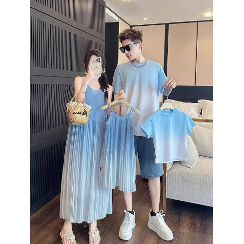 海邊度假風親子裝夏裝一家三口四口漸變藍色母子母女裝吊帶連衣裙