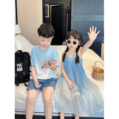 海邊度假風親子裝夏裝一家三口四口漸變藍色母子母女裝吊帶連衣裙