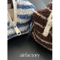 AirFactory 海鹽奶油/巧克力綿綿化妝可攜式旅行可愛收納包 包袋