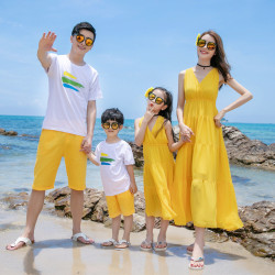 2024夏裝海邊沙灘露營度假親子裝一家三口全家裝母女吊帶連衣裙子