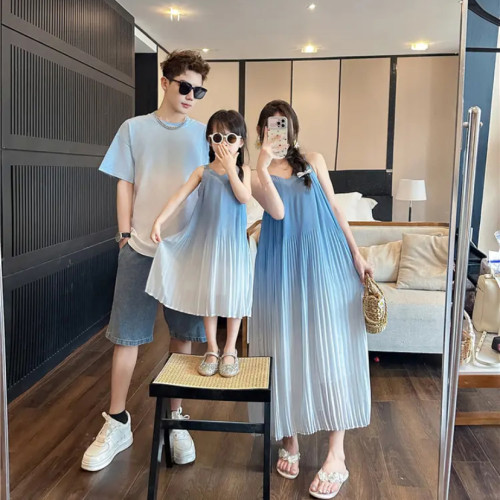 母女連衣裙親子裝夏一家三四口小月齡嬰兒爬服海邊度假風沙灘短袖