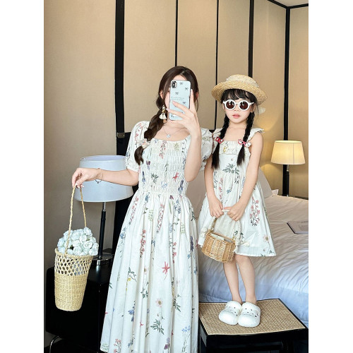 海邊度假親子裝母女裝夏懷舊走秀復古港風一家三口碎花襯衫連衣裙