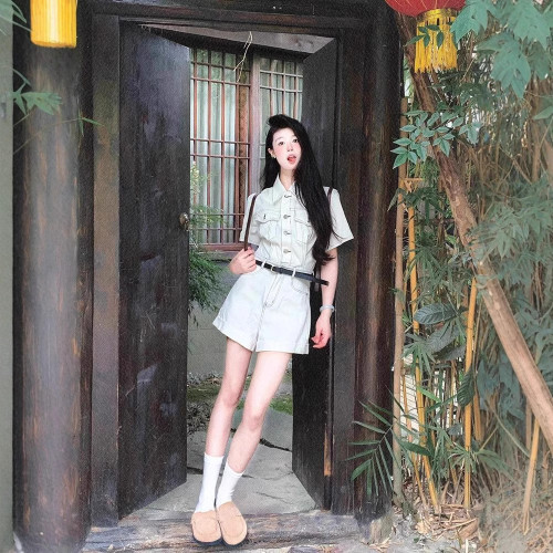 2025新款時尚復古繙領牛仔工裝連體褲夏季白色短款連體衣