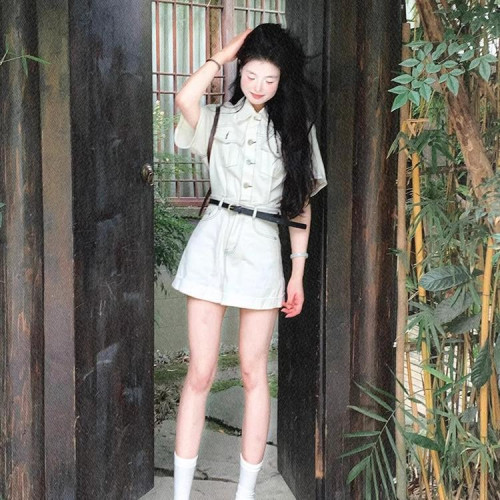 2025新款時尚復古繙領牛仔工裝連體褲夏季白色短款連體衣