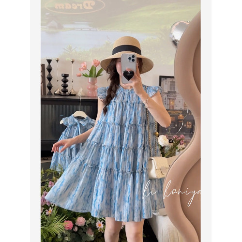 海邊度假親子裝母女裝2025新款夏海南三亞海島旅遊女童藍色連衣裙