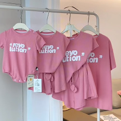 親子裝一家三四口嬰兒小月齡爬服粉色母女裙夏裝洋氣母子T恤短袖