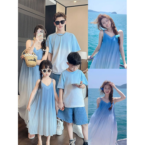 海邊度假親子裝母女裝2025新款藍色漸變夏一家三口沙灘T恤 連衣裙