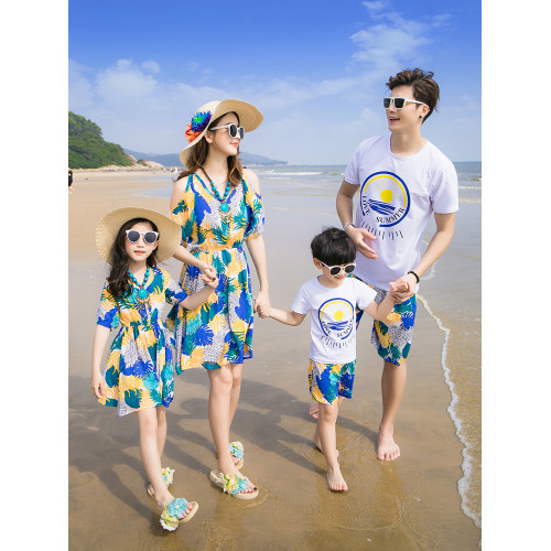 三亞海邊旅遊沙灘親子裝夏裝2025新款潮一家三口四口母女連衣裙子