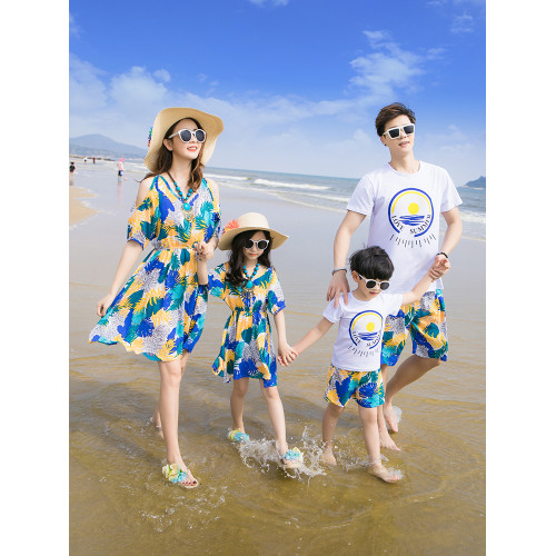 三亞海邊旅遊沙灘親子裝夏裝2025新款潮一家三口四口母女連衣裙子