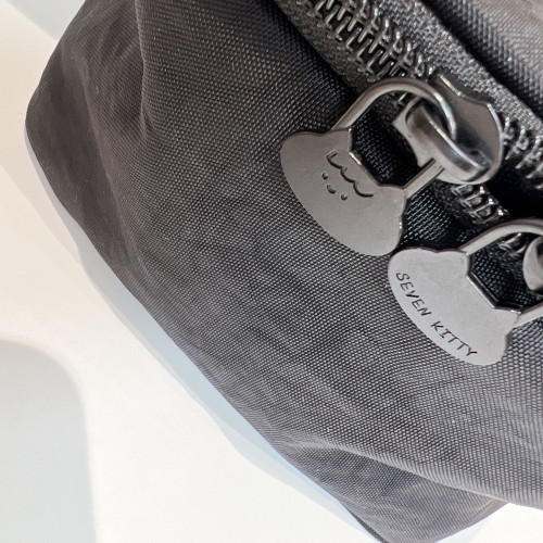 seven Kitty 純色簡約尼龍大容量多功能旅行洗漱包收納包化妝包