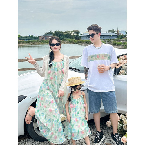 度假親子裝碎花吊帶連衣裙一家三口四口花朵母子母女裝短袖t恤夏