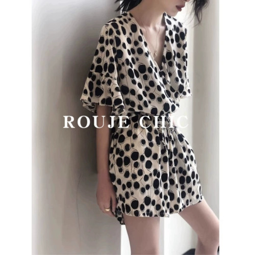 法國Rouje Chic法式小個子連體衣氣質雪紡V領波點連體短褲套裝女