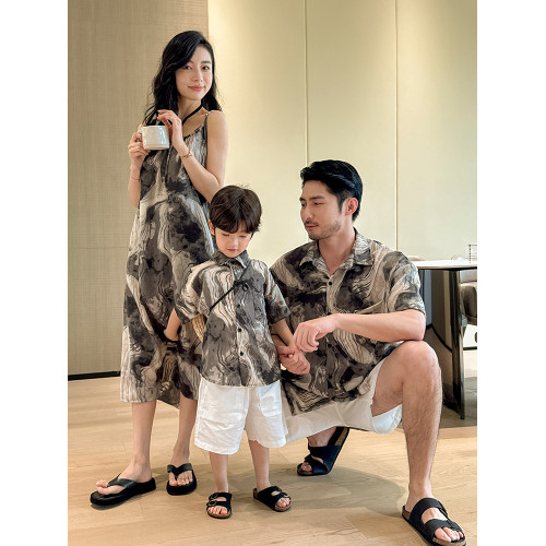 三亞海邊親子裝一家三口四口水墨吊帶母女裝連衣裙父子套裝母子裝