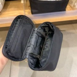 日本可攜式女化妝包收納包隨身彩妝粉底手提旅行立方體