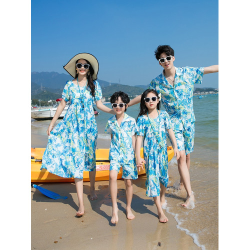 高級感親子裝新款夏天一家三四口海邊度假短袖套裝母女連衣裙長裙