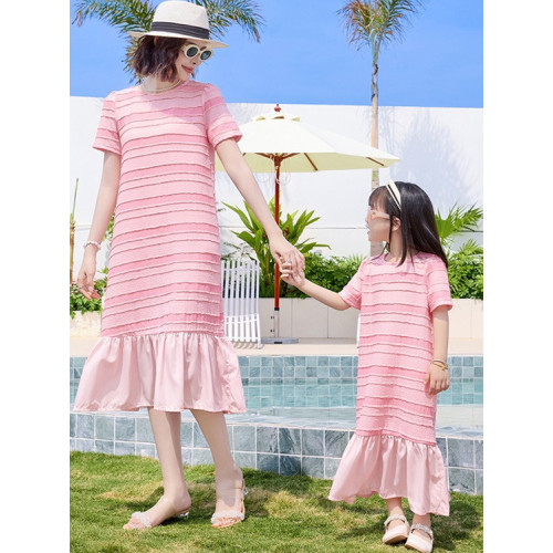 炸街高級2025新款超火親子裝一家四口多巴胺夏裝母子母女裝連衣裙