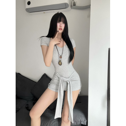 純欲辣妹拉鍊V領短袖連體衣女兩件套綁帶屁簾曡穿修身連體短褲潮