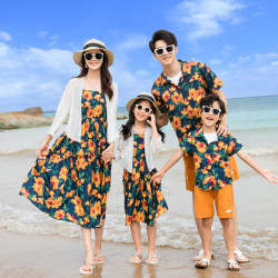 不一樣親子裝夏裝新款港風復古一家三口四碎花襯衫沙灘母女背帶褲