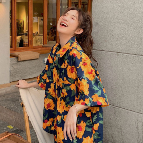 不一樣親子裝夏裝新款港風復古一家三口四碎花襯衫沙灘母女背帶褲
