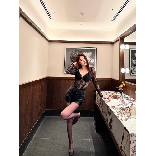 OUTFlT 法式純欲風蕾絲連體衣女2025新款性感露背度假風連體衣