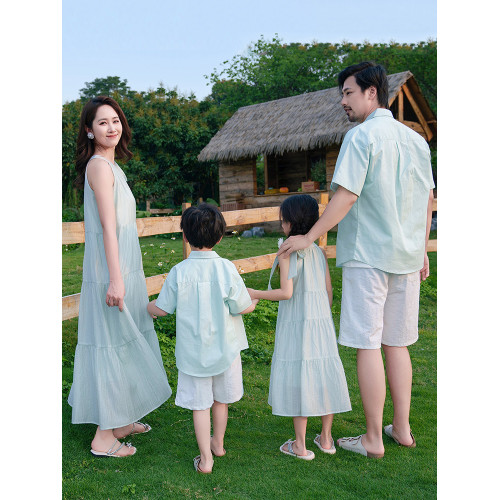 親子裝一家四口2025新款海邊度假沙灘裝母女裝連衣裙短袖親子上衣