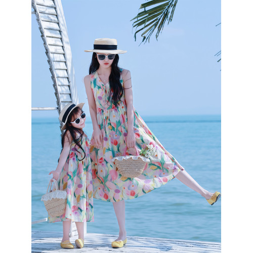 海邊度假親子裝母女純棉夏季2025新款花朵印花無袖沙灘裙子連衣裙