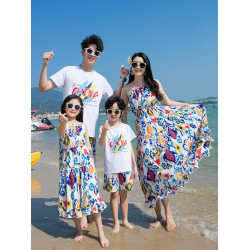 海邊度假親子裝一家三口沙灘裙母女裝三亞高級洋氣連衣裙一家四口