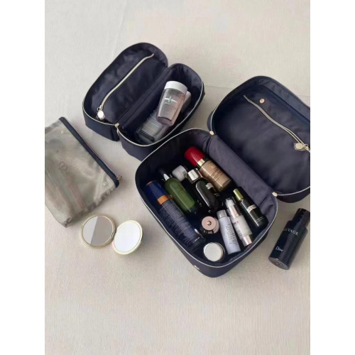 CPB/肌膚之鑰 三合一大容量化妝包護膚品收納包洗漱包可攜式大牌 CPB/肌膚之鑰 三合一大容量化妝包護膚品收納包洗漱包可攜式大牌