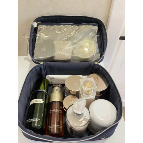 CPB/肌膚之鑰 三合一大容量化妝包護膚品收納包洗漱包可攜式大牌 CPB/肌膚之鑰 三合一大容量化妝包護膚品收納包洗漱包可攜式大牌