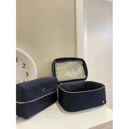 CPB/肌膚之鑰 三合一大容量化妝包護膚品收納包洗漱包可攜式大牌 CPB/肌膚之鑰 三合一大容量化妝包護膚品收納包洗漱包可攜式大牌