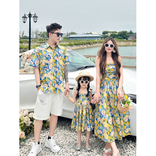 三亞海邊度假親子裝一家三口四口花色襯衫油畫母子母女裝沙灘短袖