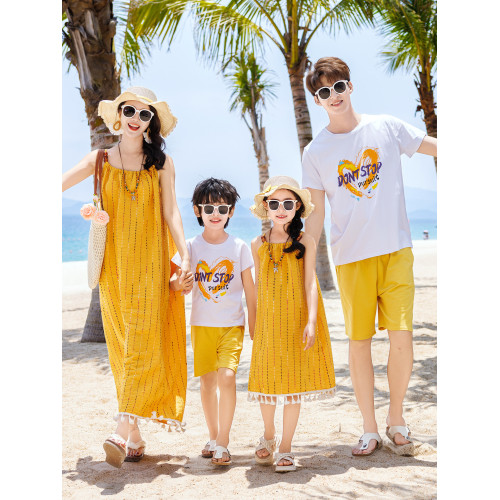 沙灘親子裝夏季一家三四口雲南新疆海邊出遊度假風母女吊帶連衣裙