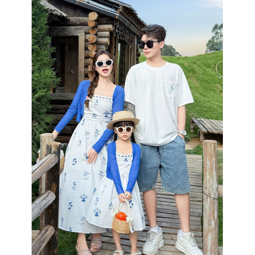 海邊度假親子裝母女裝北京雲南草原旅遊穿搭一家三口夏白色連衣裙