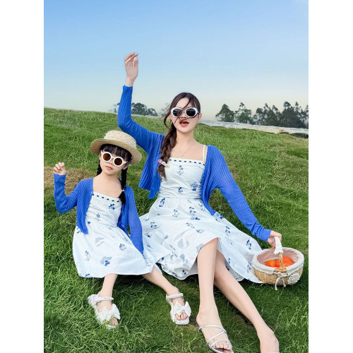 海邊度假親子裝母女裝北京雲南草原旅遊穿搭一家三口夏白色連衣裙
