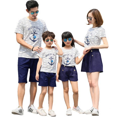 沙灘親子裝夏裝2024新款一家三口海邊度假母子母女裝洋氣全家套裝