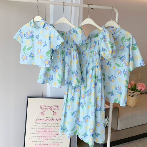 嬰兒一家三口親子裝母女裝連衣裙夏季新款度假風港風花襯衫碎花裙