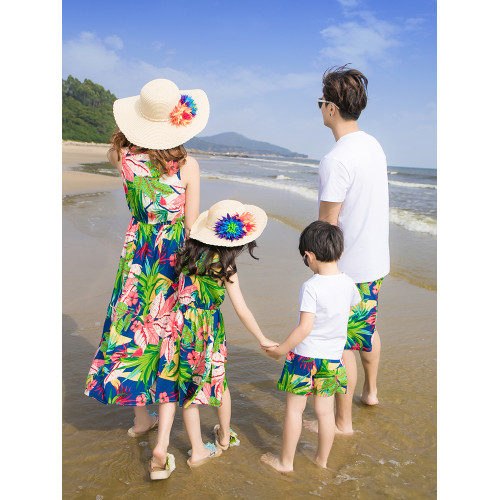 沙灘親子裝夏裝2025新款潮一家三口四口全家三亞海邊母女連衣長裙