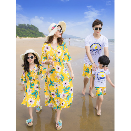 三亞海邊沙灘親子裝夏裝2025新款潮一家三口四口洋氣母女裝連衣裙