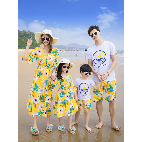 三亞海邊沙灘親子裝夏裝2025新款潮一家三口四口洋氣母女裝連衣裙