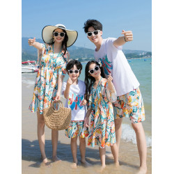 親子裝一家三口四口沙灘海邊母女連衣裙夏季大碼三亞度假短袖套裝