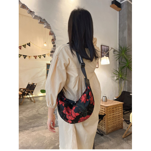 包包女包2025新款餃子時尚花包女士胸包牛津布單肩休閒包潮斜後背包