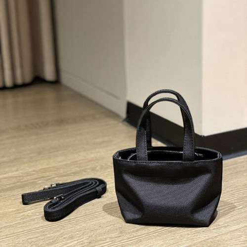 2025早秋新款大王punch迷你托特包單肩手提斜背女包字母壓紋TOTE