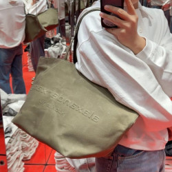 2025早秋新款大王punch迷你托特包單肩手提斜背女包字母壓紋TOTE