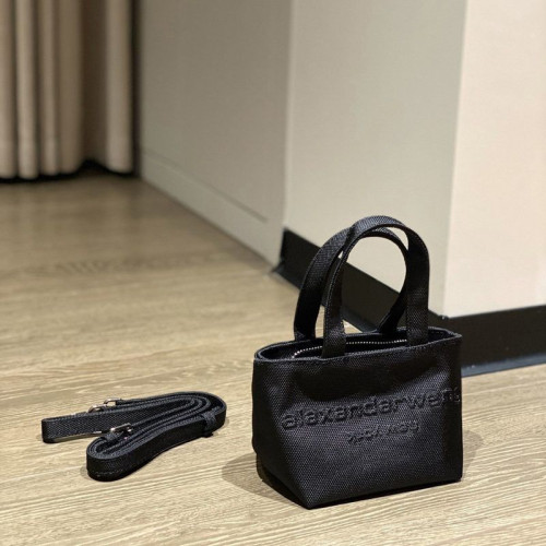 2025早秋新款大王punch迷你托特包單肩手提斜背女包字母壓紋TOTE