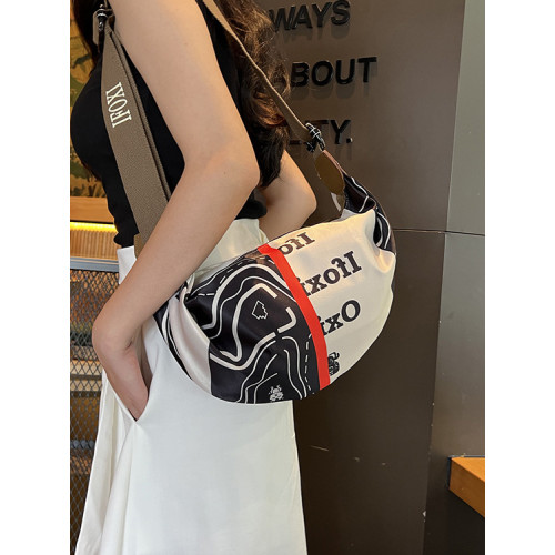 潮牌輕便斜後背包女包2025新款時尚印花牛津布單肩包休閒百搭餃子包