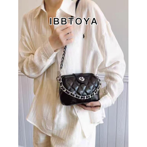 IBBTOYA新款菱格鏈條小方包質感小香風手拎包精緻百搭盒子包斜背